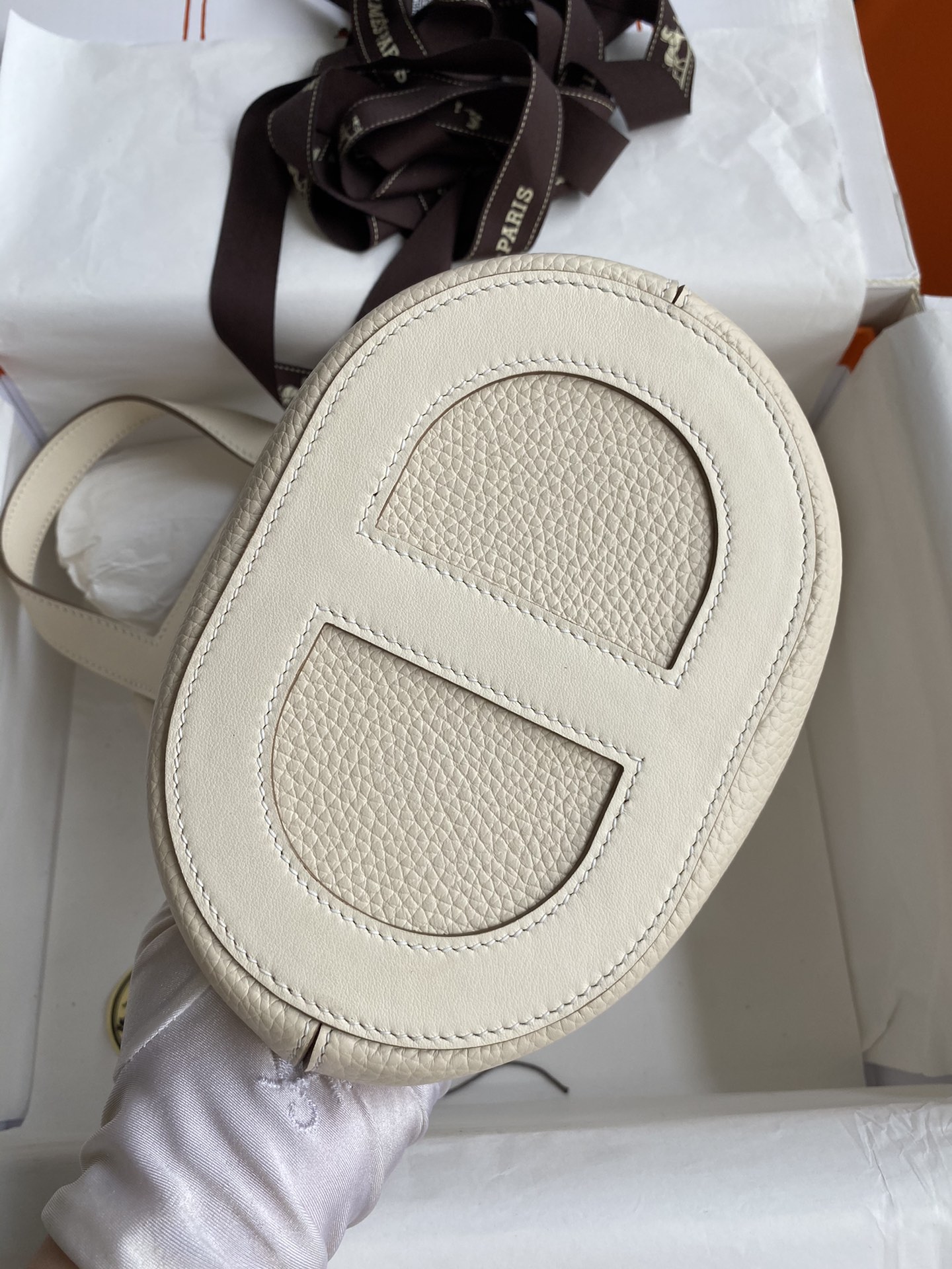 Hermes In The Loop 18 Bag In Cream White Clemence Leather